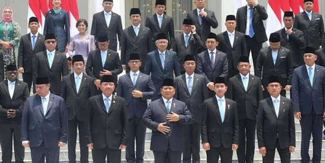 Bulan Madu Politik Sudah Cukup, Reshuffle Mendesak?