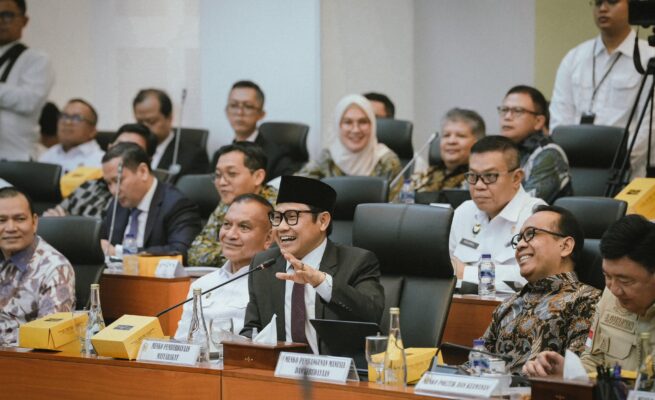 Rapat dengan Banggar DPR, Menko PM Dorong Masyarakat Mandiri Tak Lagi Tergantung Bansos