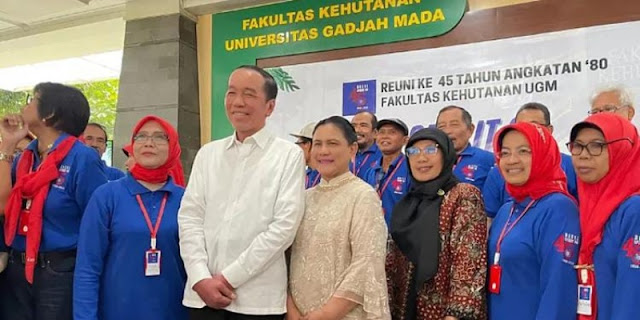 Presiden ke-7 RI Joko Widodo menghadiri reuni alumni Fakultas Kehutanan UGM angkatan 1980 yang menuai sorotan publik. (Foto: dok. Ist)