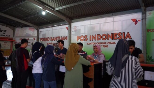Penyaluran bantuan subsidi upah.