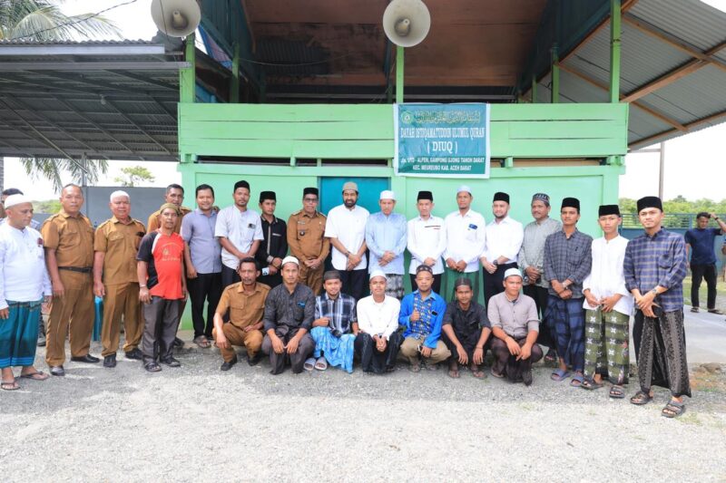 Gubernur Aceh, Muzakir Manaf atau Mualem, melakukan kunjungan silaturahmi ke Dayah Istiqamatuddin Ulumul Quran di Gampong Ujong Tanoh Darat, Kecamatan Meureubo, Aceh Barat, Senin (7/7). (Foto: Ist)