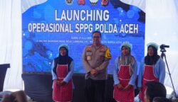 Kapolda Aceh Irjen Pol Achmad Kartiko meresmikan SPPG Polda Aceh yang berlokasi di Desa Lambung, Kecamatan Meuraxa, Banda Aceh, Kamis (17/7). (Foto: For Infoaceh.net)