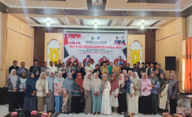Sebanyak 61 peserta mengikuti Bimbingan Teknis (Bimtek) Penulisan Berbasis Konten Lokal yang digelar di Aula BKPSDM Kabupaten Pidie.