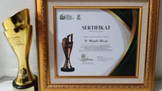 Gubernur Aceh terima penghargaan Pimred Award 2025. (Foto: Ist)