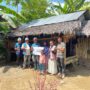 Setelah bertahun-tahun hidup dalam gelap, Ibu Durnawati di Aceh Utara akhirnya dapat menikmati terang dari program listrik gratis PLN. (Foto: Ist)