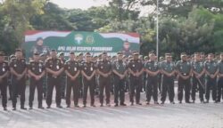 Kejati Aceh bersama Kodam IM melaksanakan apel gelar kesiapan pengamanan Kejati dan Kejari se-Wilayah Aceh di halaman kantor Kejati Aceh, Kamis (24/7). (Foto: Infoaceh.net/Muhammad Saman)