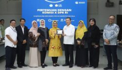 Komisi X DPR RI bersama Dirjen Dikti Kemdiktisaintek Prof Khairul Munadi menggelar pertemuan dengan sivitas akademika Universitas Syiah Kuala (USK) di Balai Senat USK, Banda Aceh, Jum'at, 25 Juli 2025. (Foto: Ist)