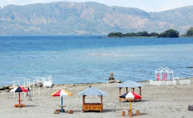 Pemerintah Kabupaten (Pemkab) Samosir berencana membangun kawasan wisata pantai atau long beach sepanjang 22 kilometer di tepian Danau Toba