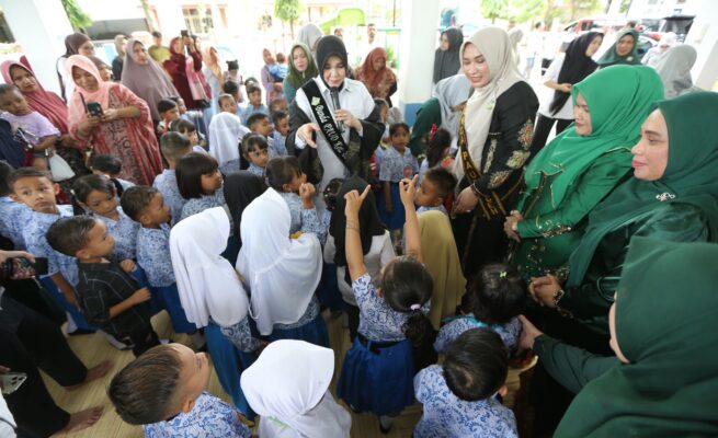 Bunda Pendidikan Anak Usia Dini (PAUD) Kota Banda Aceh, Illiza Sa’aduddin Djamal, melakukan kunjungan istimewa ke TK Negeri 3 Banda Aceh pada Rabu, 16 Juli 2025.