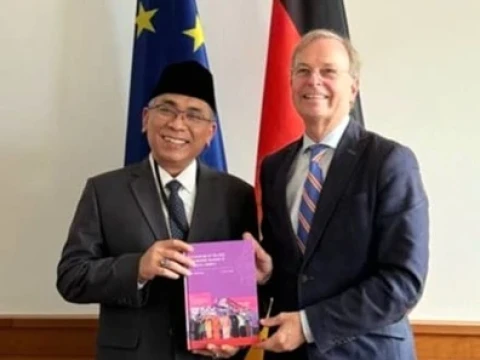 Ketua Umum Pengurus Besar Nahdlatul Ulama (PBNU) KH Yahya Cholil Staquf (Gus Yahya) melakukan lawatan ke Berlin, Jerman selama tiga hari, yakni Ahad-Selasa (6-8/7/2025).