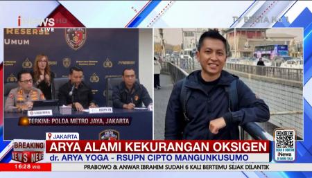 Dokter Spesialis Forensik dan Medikolegal dr G. Yoga Tohjiwa, SpFM, saat memaparkan hasil autopsi jenazah diplomat muda Kemenlu Arya Daru Pangayunan dalam konferensi pers di Polda Metro Jaya, Selasa (29/7/2025). Foto: Ist