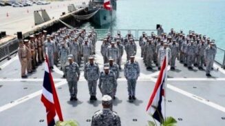 Empat kapal perang Angkatan Laut Thailand dikerahkan dalam Operasi Trat Pikhat Pairee 1 di perbatasan Kamboja-Thailand. (Foto: RTN)