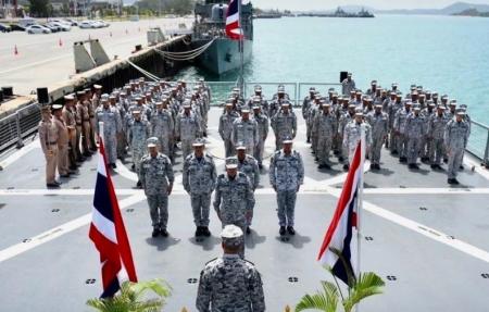 Empat kapal perang Angkatan Laut Thailand dikerahkan dalam Operasi Trat Pikhat Pairee 1 di perbatasan Kamboja-Thailand. (Foto: RTN)