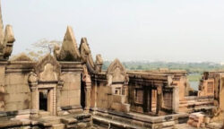 Candi Preah Vihear dan Ta Muen Thom adalah candi yang memicu bentrokan hebat hingga melibatkan serangan artileri