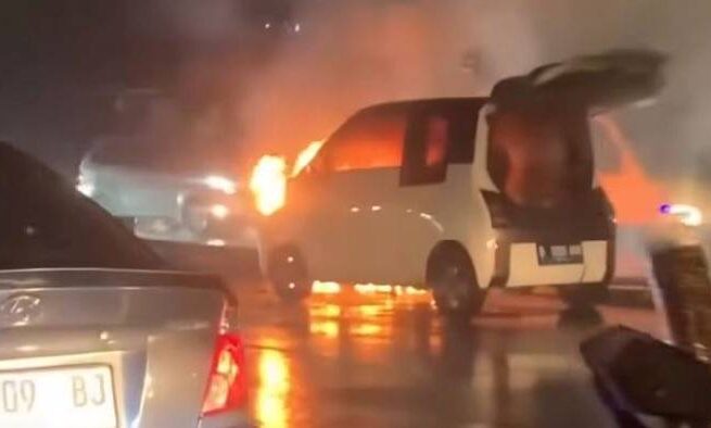 Viral Mobil Listrik Air EV Terbakar di Bandung, Wuling Klaim Bukan dari Baterai