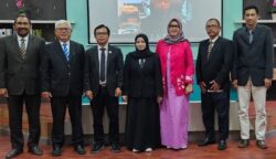 Iqra Mona Meilinda (Tengah). (Foto: Humas USK)