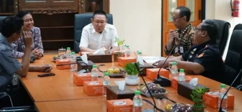 Anggota Komisi XI DPR RI dari Fraksi Gerindra, Wihadi Wijanto, mendorong kolaborasi antara Kantor Pelayanan Pajak (KPP) Pratama dan Kantor Bea Cukai Tipe Madya Pabean C Bojonegoro dalam mengedukasi masyarakat terkait perpajakan dan kepabeanan