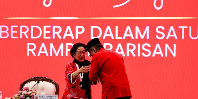 Sekretaris Jenderal demisioner PDI Perjuangan, Hasto Kristiyanto, tiba di arena Kongres VI PDIP di Bali Nusa Dua Convention Center (BNDCC), Badung, sekitar pukul 15.40 WITA, Sabtu 2 Agustus 2025. 
