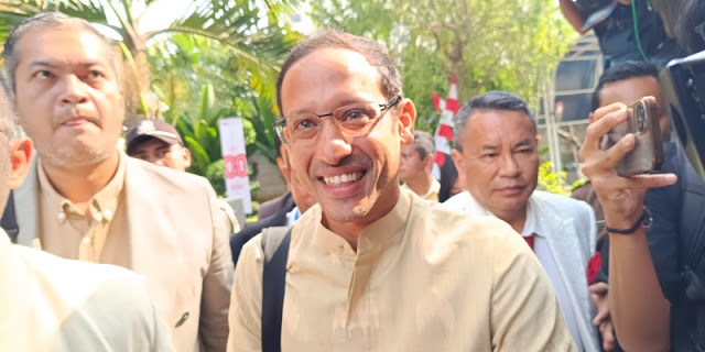 Mantan Mendikbudristek Nadiem Makarim bungkam saat ditanya soal kesiapannya jika ditetapkan sebagai tersangka kasus dugaan korupsi pengadaan Google Cloud di Kemendikbudristek.