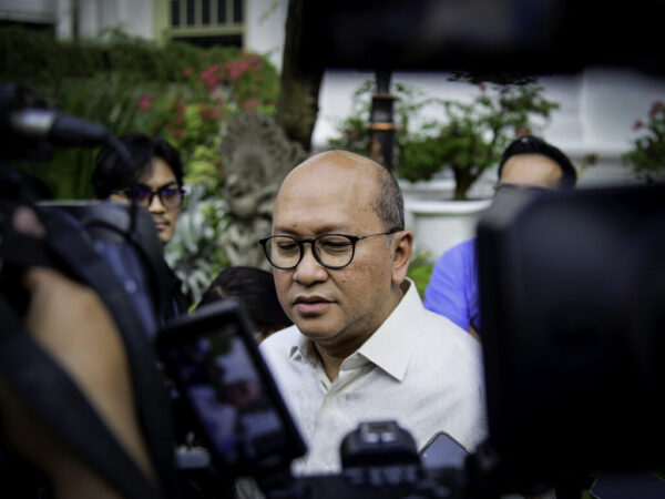 Menteri Investasi dan Hilirisasi/Kepala BKPM, Rosan Roeslani memberikan keterangannya kepada awak media di Istana Kepresidenan Jakarta, pada Rabu, 30 Juli 2025. (Foto: BPMI Setpres)